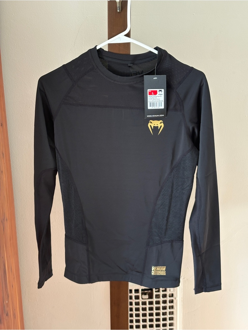 NWT Venum G-Fit Rashguard Long Sleeve Compression Shirt L